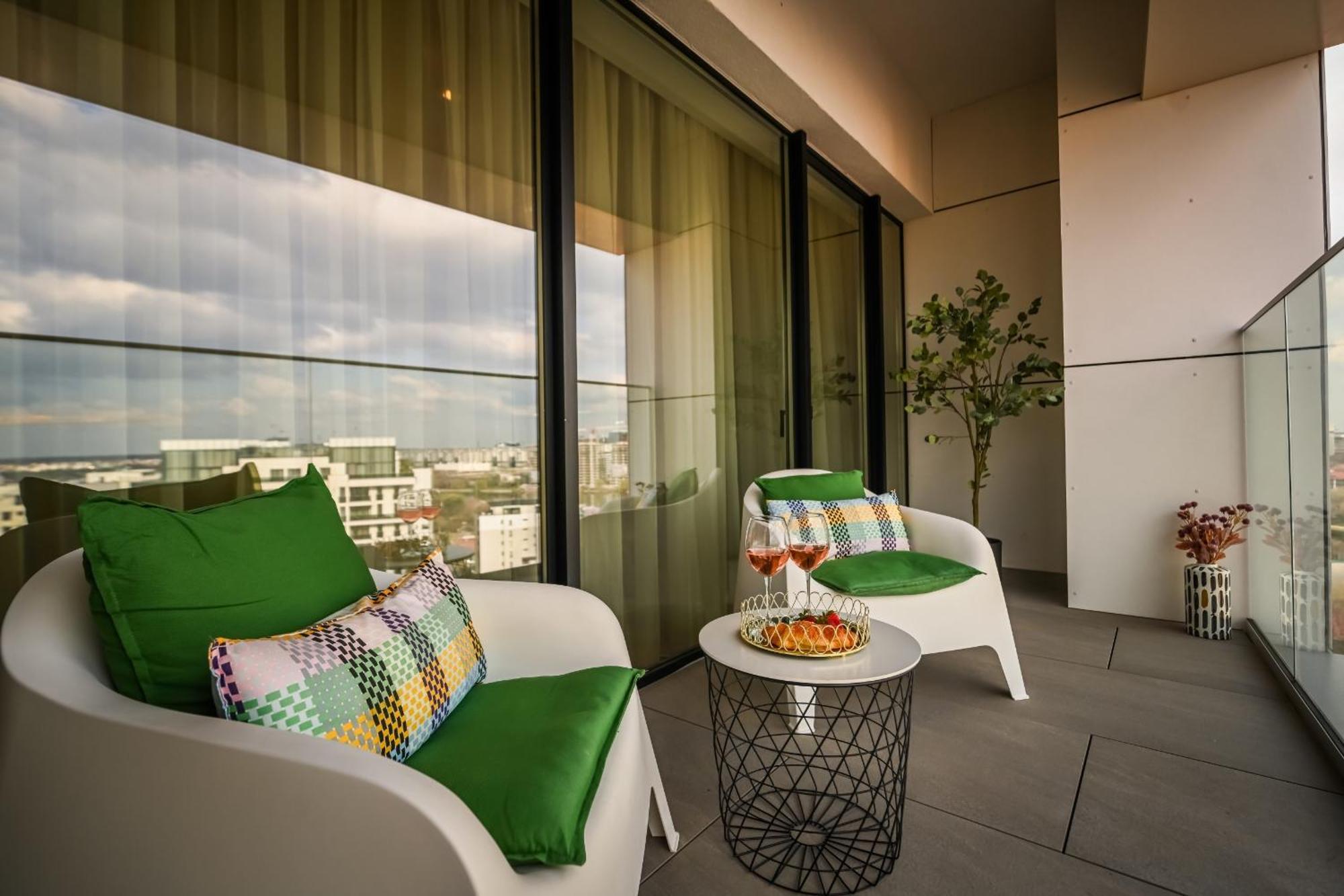 One Verdi Park Exclusive Apartments - Panoramic View & Private Parking Bucharest Room photo