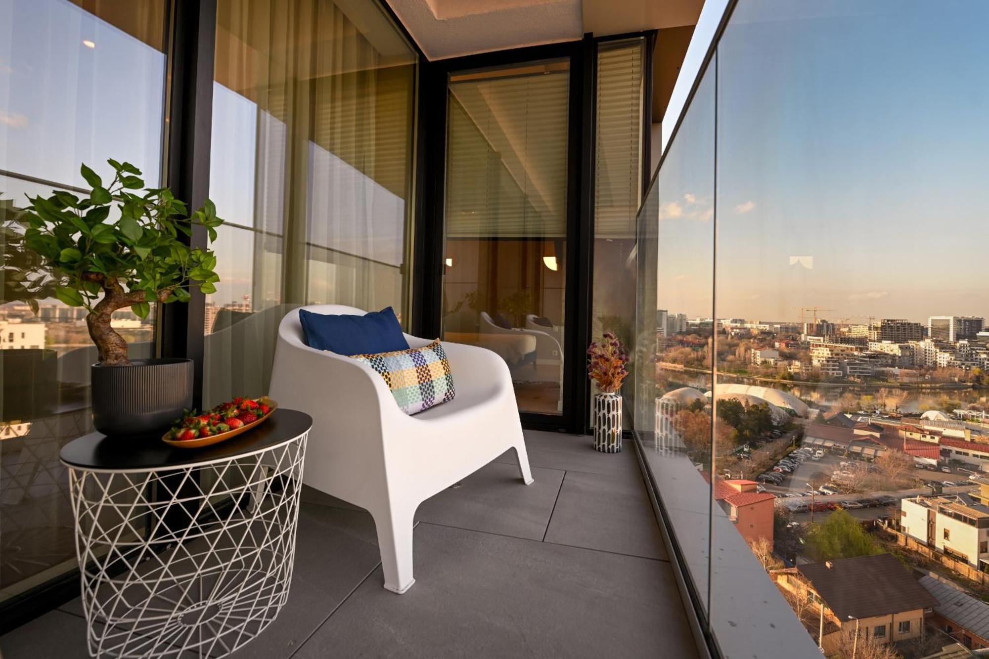 One Verdi Park Exclusive Apartments - Panoramic View & Private Parking Bucharest Room photo