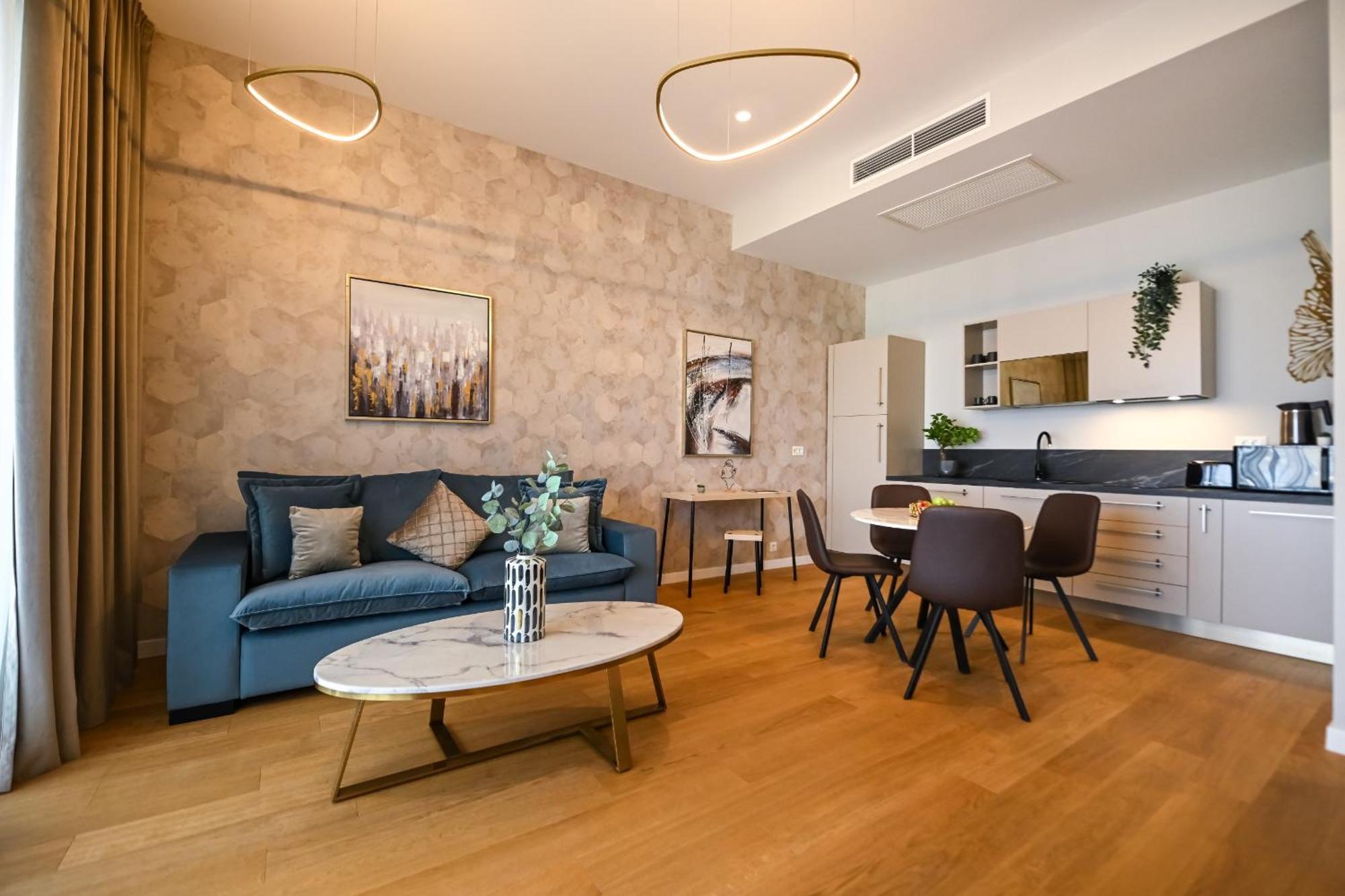One Verdi Park Exclusive Apartments - Panoramic View & Private Parking Bucharest Room photo