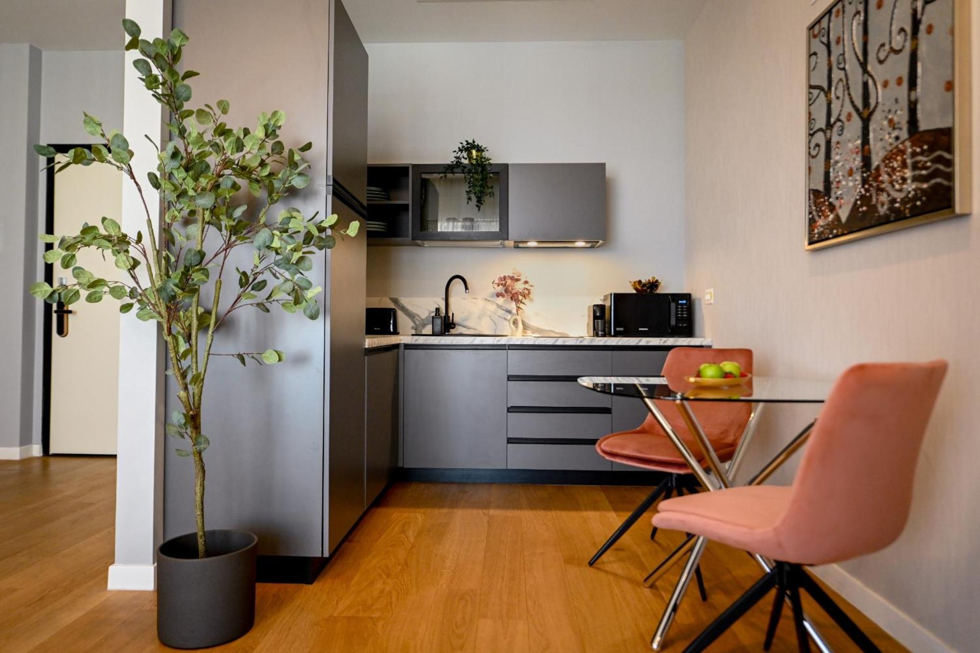 One Verdi Park Exclusive Apartments - Panoramic View & Private Parking Bucharest Room photo