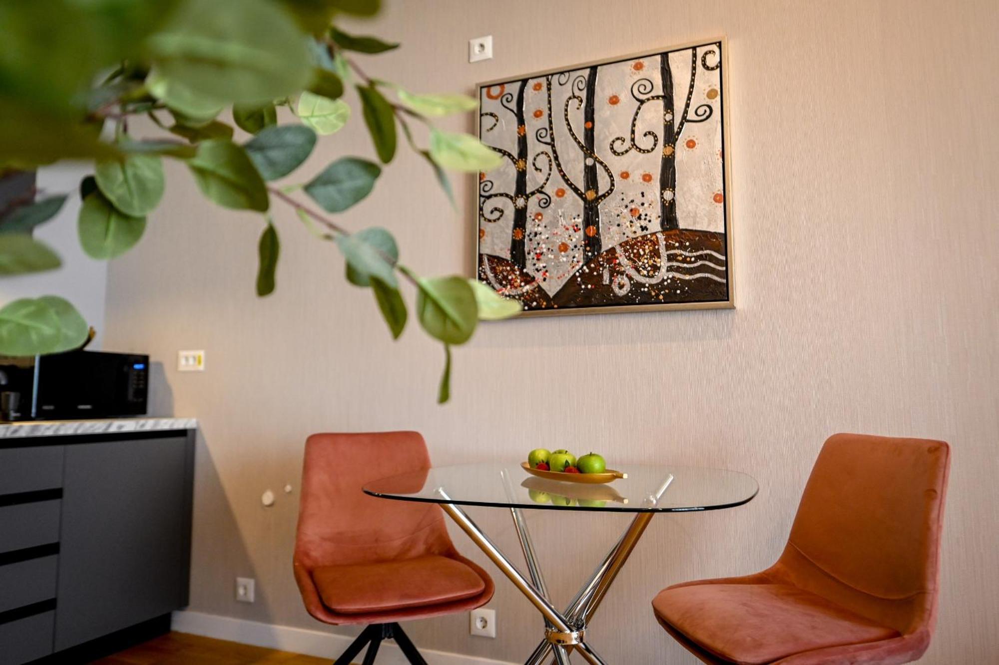 One Verdi Park Exclusive Apartments - Panoramic View & Private Parking Bucharest Room photo